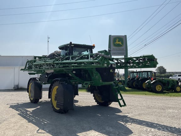 Main image John Deere R4044