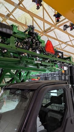 Image of John Deere R4044 equipment image 4