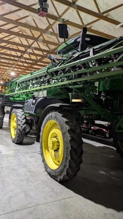 2021 John Deere R4044 Equipment Image0