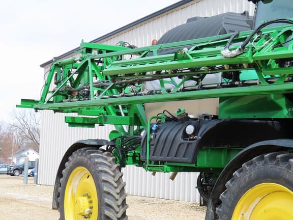 Image of John Deere R4044 equipment image 4