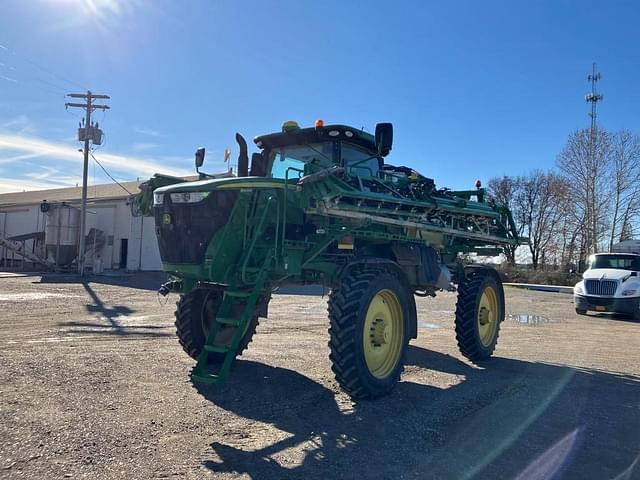 Image of John Deere R4044 equipment image 1