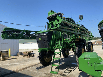 Main image John Deere R4044