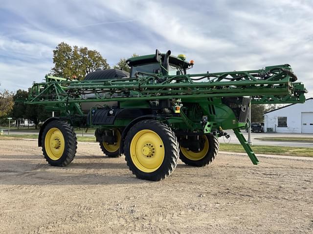 Image of John Deere R4044 equipment image 3