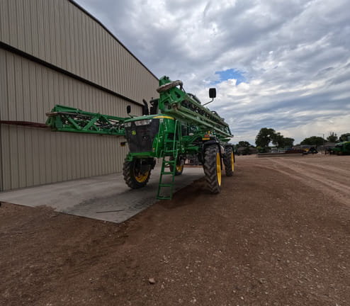 Main image John Deere R4044