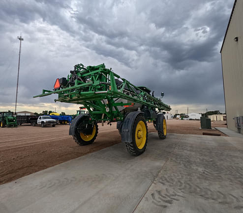 Image of John Deere R4044 equipment image 4