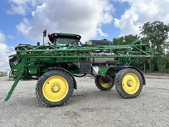 Image of John Deere R4044 equipment image 2