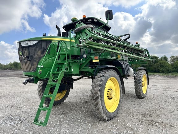 2021 John Deere R4044 Equipment Image0