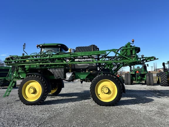 Image of John Deere R4044 equipment image 2