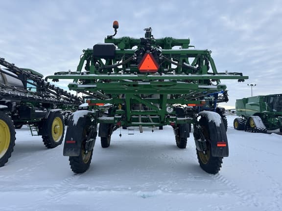 Image of John Deere R4044 equipment image 4