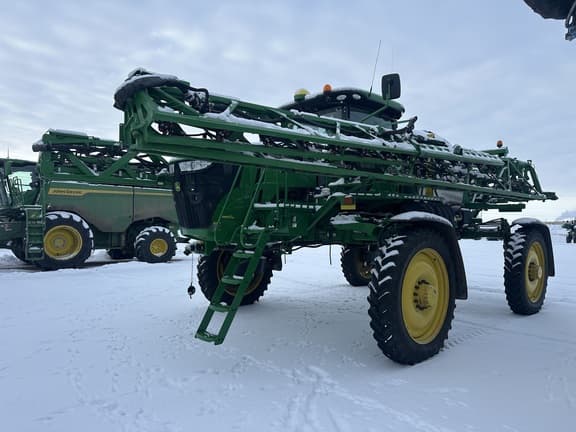 Image of John Deere R4044 equipment image 1