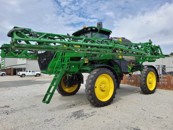 Main image John Deere R4044