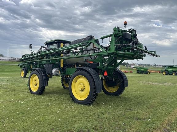 Image of John Deere R4044 equipment image 3