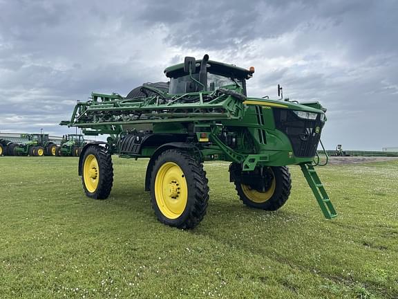 Image of John Deere R4044 equipment image 2