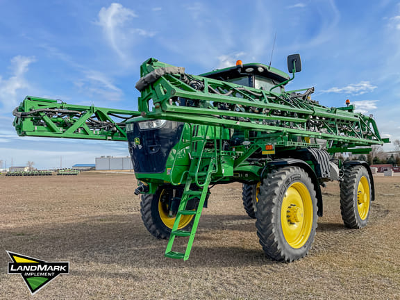 Main image John Deere R4044