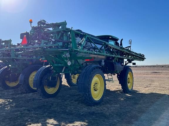 Image of John Deere R4044 equipment image 3