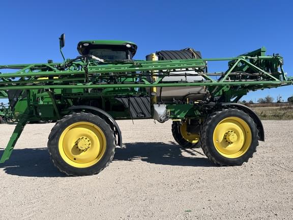 Image of John Deere R4044 equipment image 1