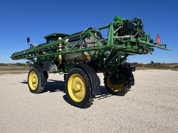 Image of John Deere R4044 equipment image 2