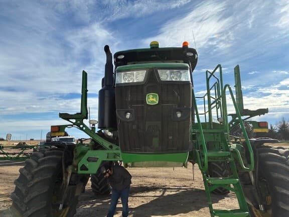 Image of John Deere R4044 equipment image 2
