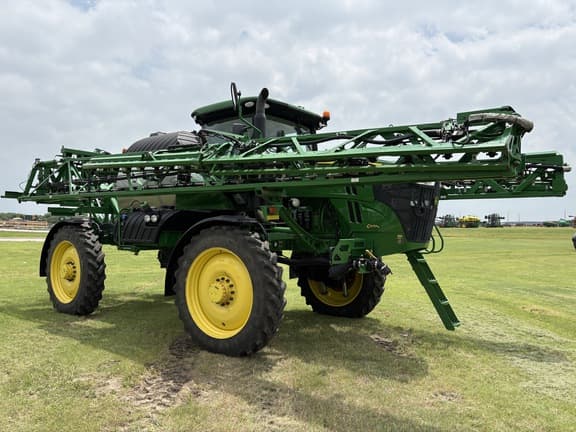 Image of John Deere R4044 equipment image 3