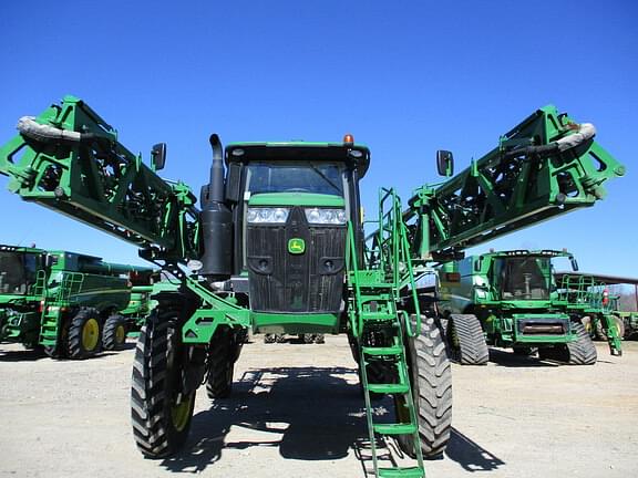 Image of John Deere R4044 equipment image 1