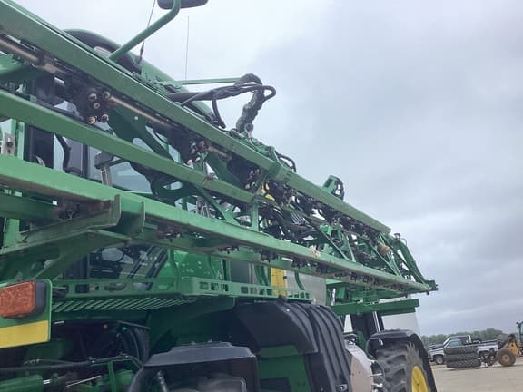 Image of John Deere R4044 equipment image 4