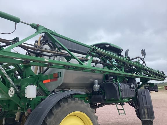 Image of John Deere R4044 equipment image 2