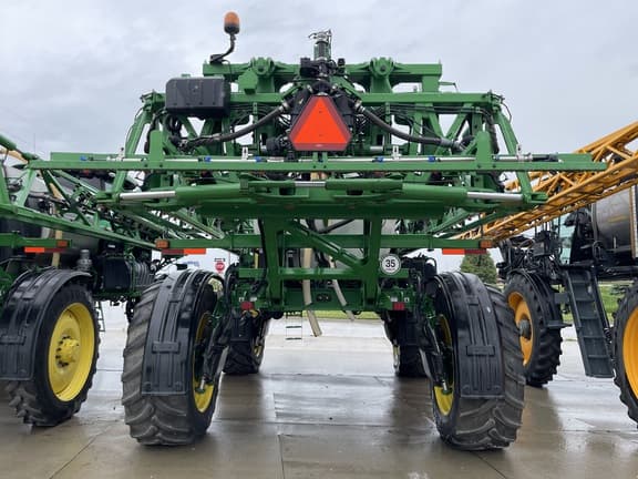 Image of John Deere R4044 equipment image 4