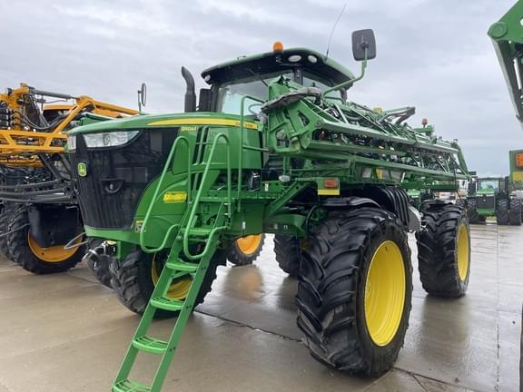 Image of John Deere R4044 equipment image 1
