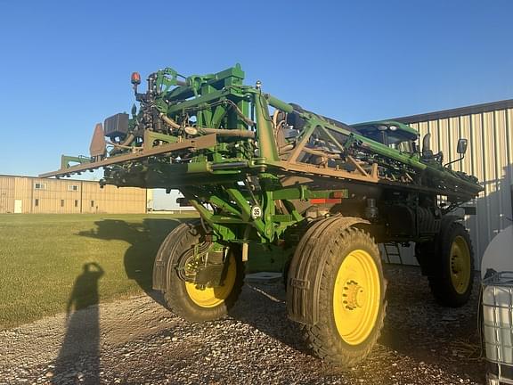 Image of John Deere R4044 equipment image 4