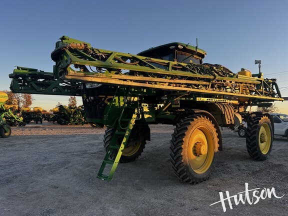 Image of John Deere R4044 equipment image 4