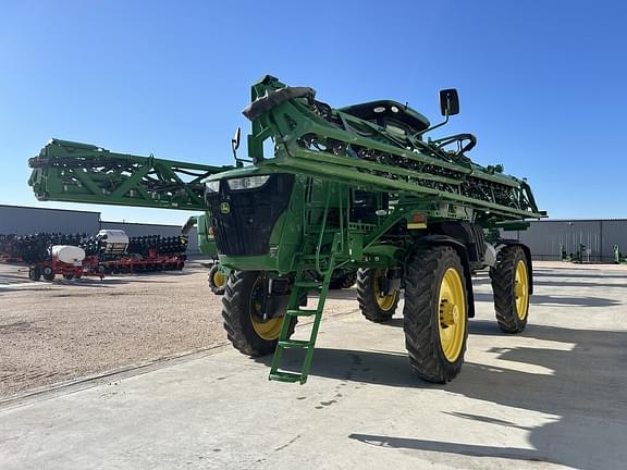 Image of John Deere R4044 equipment image 1