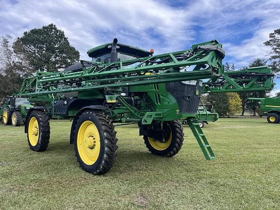 Image of John Deere R4044 equipment image 2