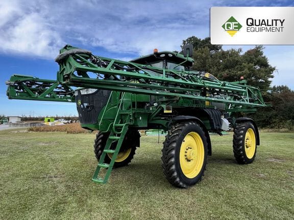 Main image John Deere R4044