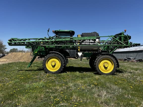 Image of John Deere R4044 equipment image 4