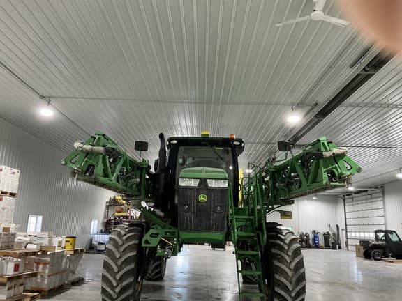 Image of John Deere R4044 equipment image 3