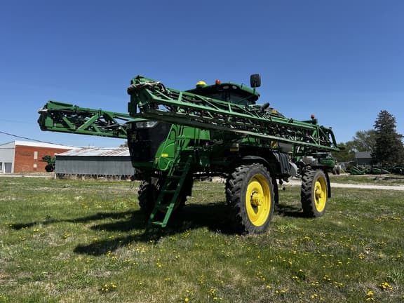 Image of John Deere R4044 equipment image 1
