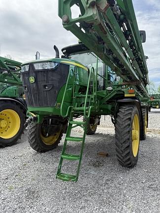 Image of John Deere R4044 equipment image 4