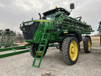 Main image John Deere R4044