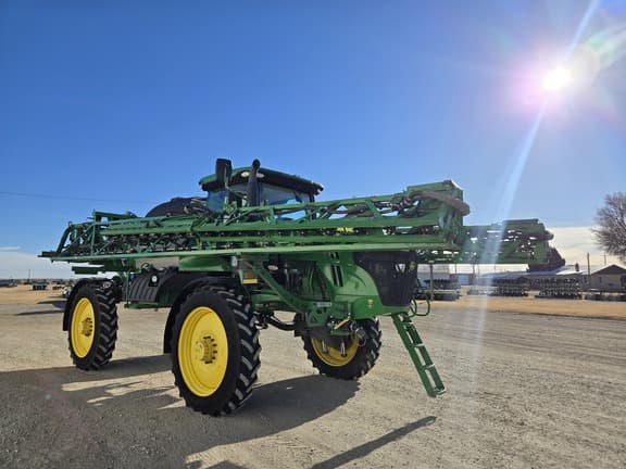 Image of John Deere R4044 equipment image 2