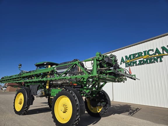 Image of John Deere R4044 equipment image 4