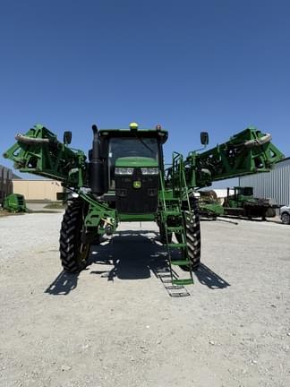 Image of John Deere R4044 equipment image 1