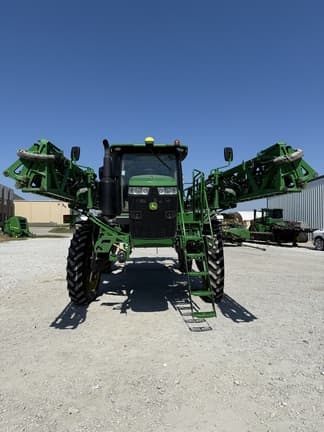 Image of John Deere R4044 equipment image 3