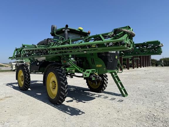 Image of John Deere R4044 equipment image 2