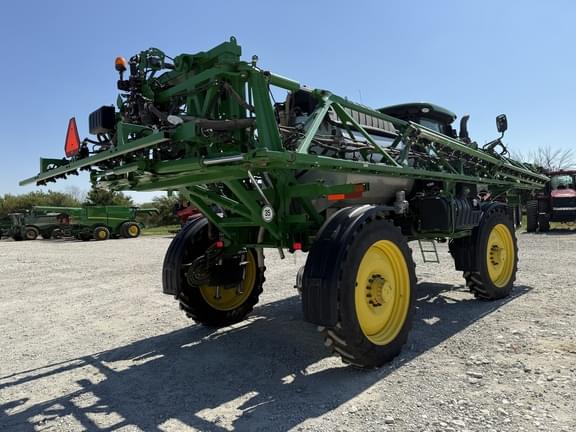 Image of John Deere R4044 equipment image 4