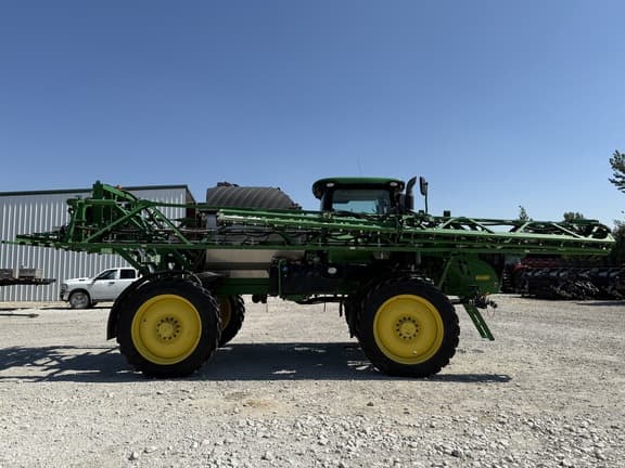 Image of John Deere R4044 equipment image 4