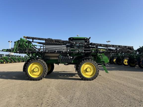 Image of John Deere R4044 equipment image 2
