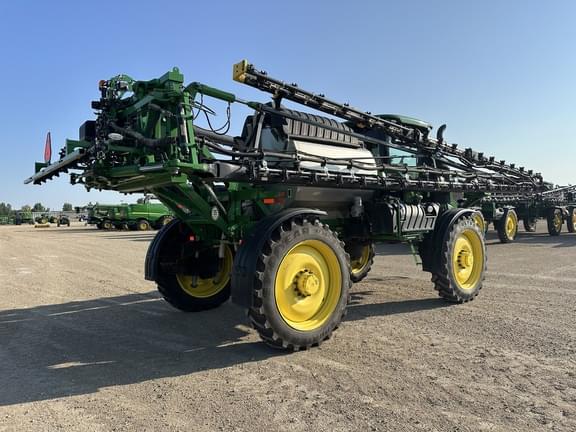 Image of John Deere R4044 equipment image 3