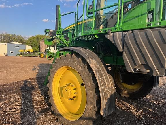 Image of John Deere R4044 equipment image 2