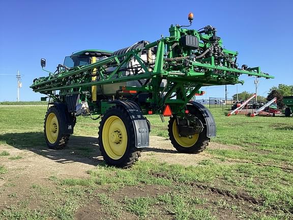 Image of John Deere R4044 equipment image 2