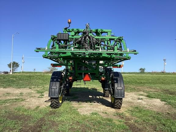 Image of John Deere R4044 equipment image 3